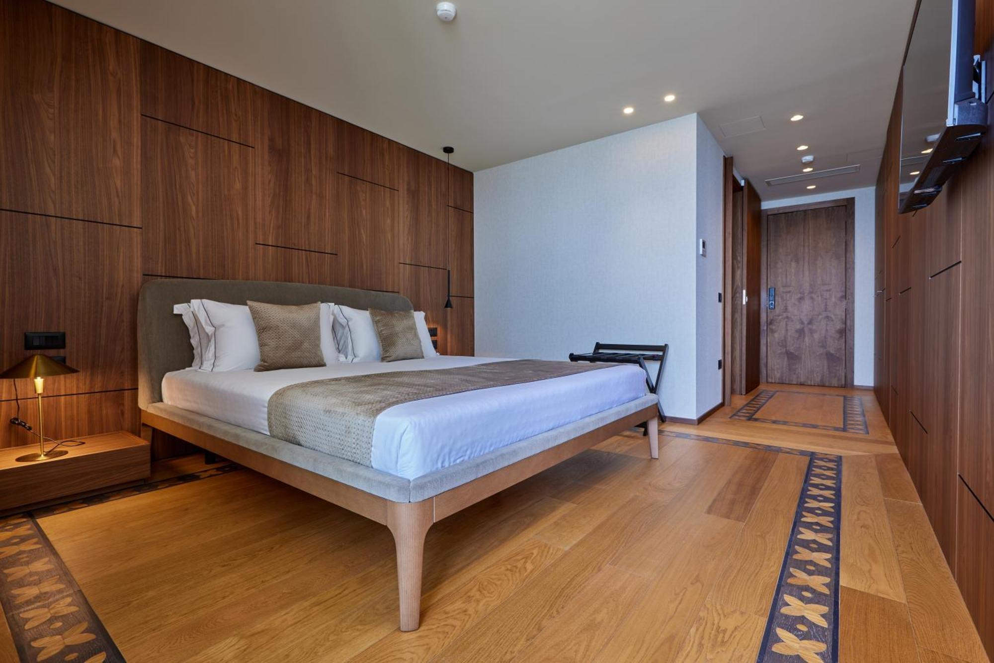 Valis Luxury Hotel วญอเรอ ภายนอก รูปภาพ