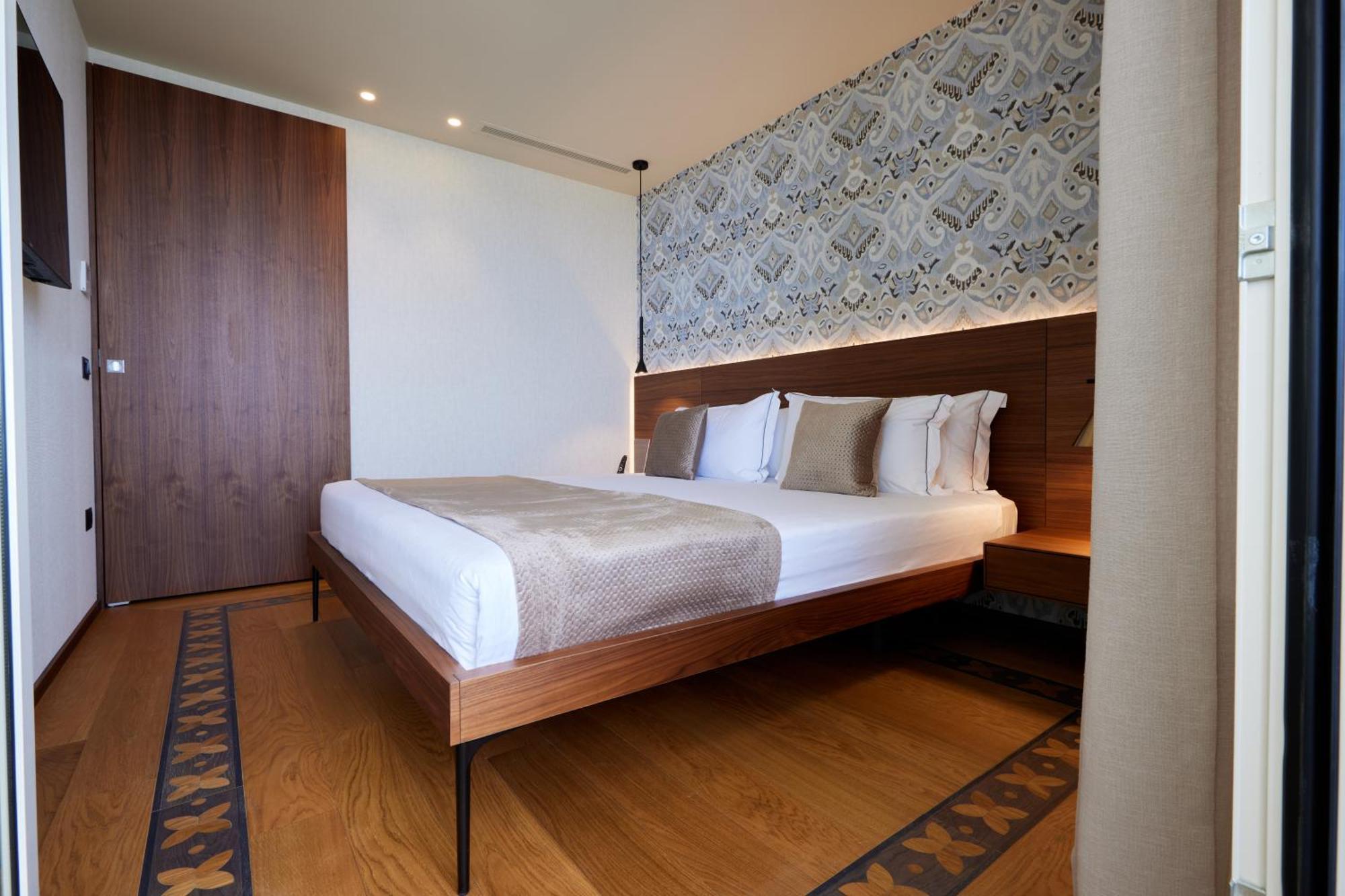 Valis Luxury Hotel วญอเรอ ภายนอก รูปภาพ