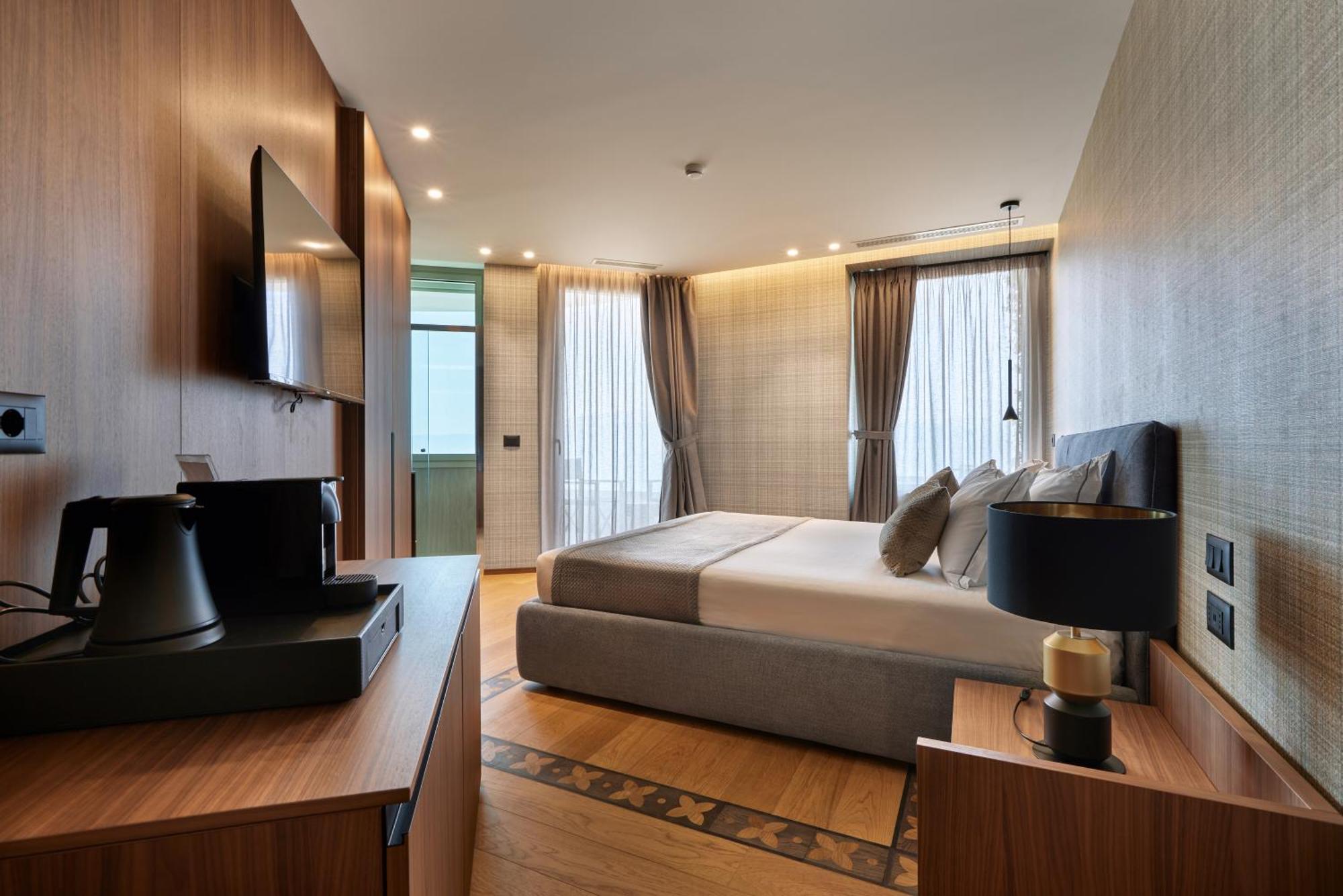 Valis Luxury Hotel วญอเรอ ภายนอก รูปภาพ